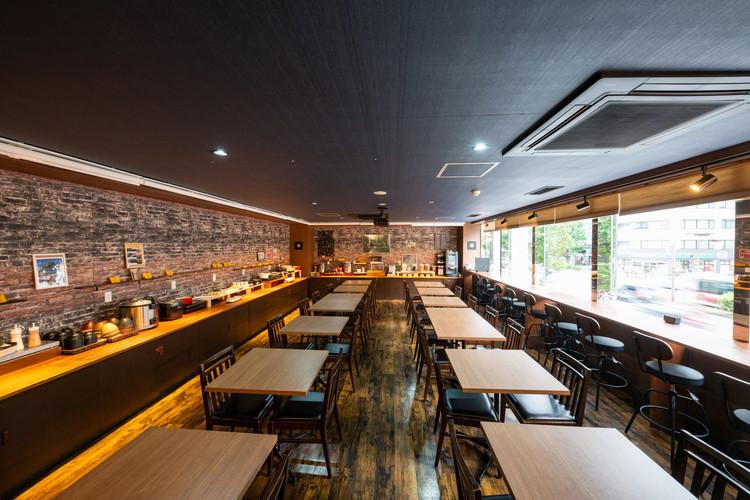 レストラン『ダイニング四季彩』店内