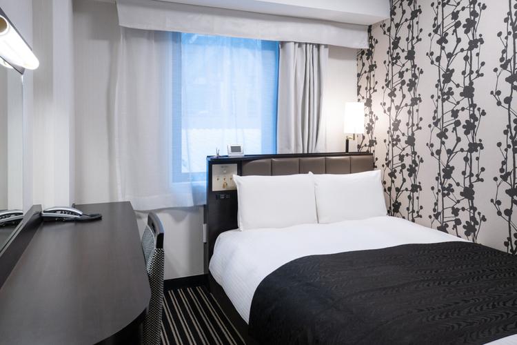 ■ダブルルーム（広さ11平米／ベッド幅140cm）