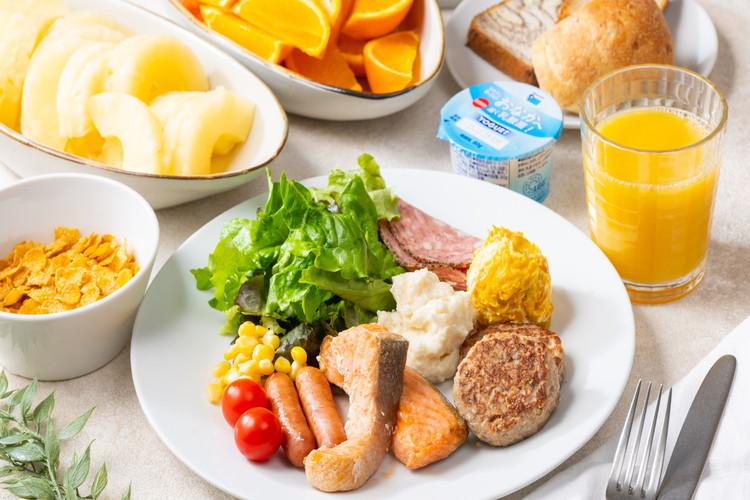 朝食盛り付け例