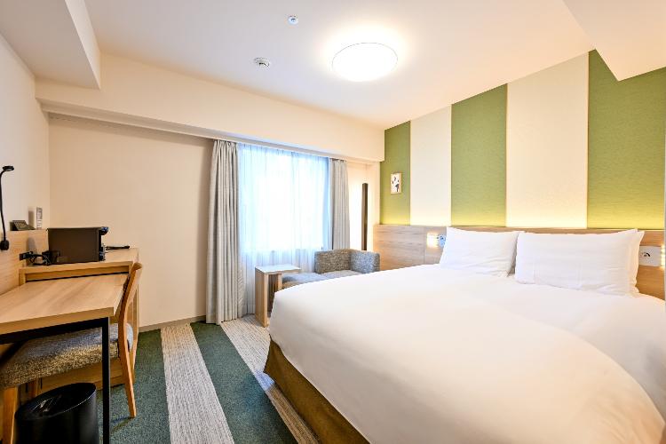 【スーペリアダブルルーム】ベット幅160cm×200cm　バス、トイレ、洗面台の三点独立タイプ