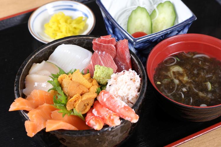 【選べる朝食】函館朝市提携店6店舗にて海鮮丼or和定食（写真はえびす食堂・メニュー一例）