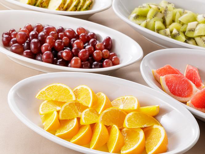 朝食ビュッフェ:フレッシュなフルーツもご用意(イメージ)