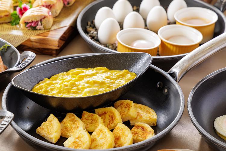 朝食ビュッフェ:スクランブルエッグやボイルドエッグ、フライドエッグなどたまご料理もご用意(イメージ)