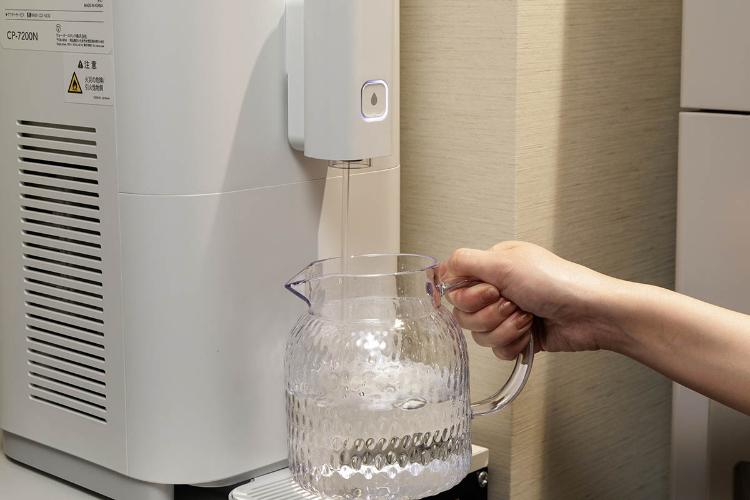 各客室フロアにウォーターサーバーを完備しております。ピッチャーは客室内にご用意しております。