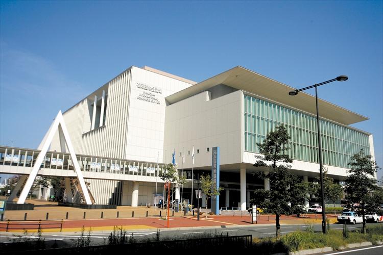周辺観光/【福岡国際会議場】国内外の学会やイベントが開催される、福岡を代表する大型会議施設／写真提供：福岡市