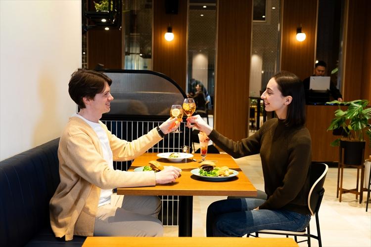 Near Equal - バー週末音楽イベントイメージ