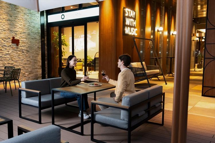 Near Equal - テラス席イメージ