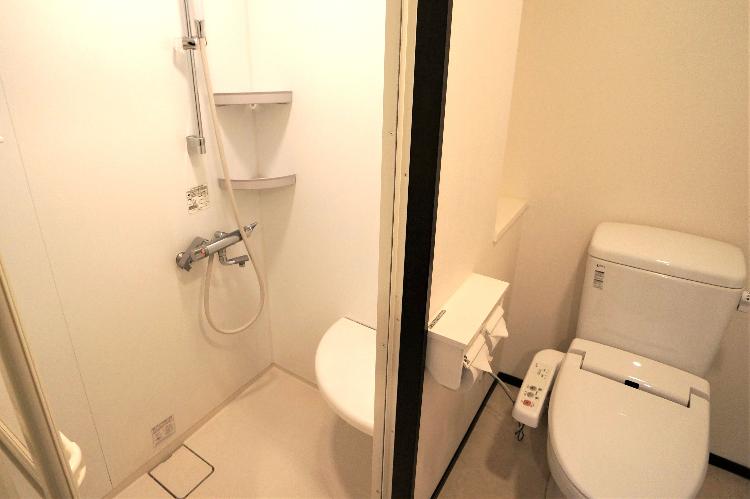 シングル　シャワーブース（バスタブはありません）