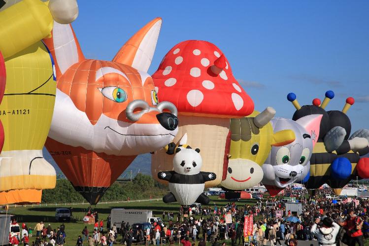 写真提供：佐賀県観光連盟　インターナショナルバルーンフェスタ