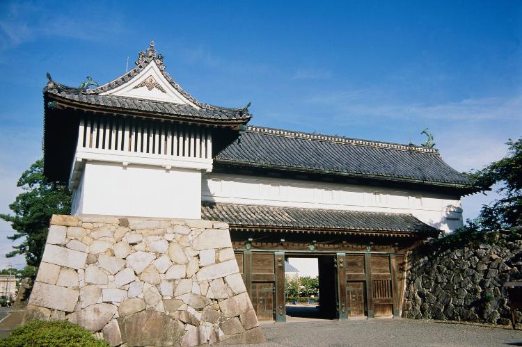 写真提供：佐賀県観光連盟　佐賀城跡