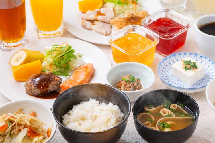 朝食盛り付け例