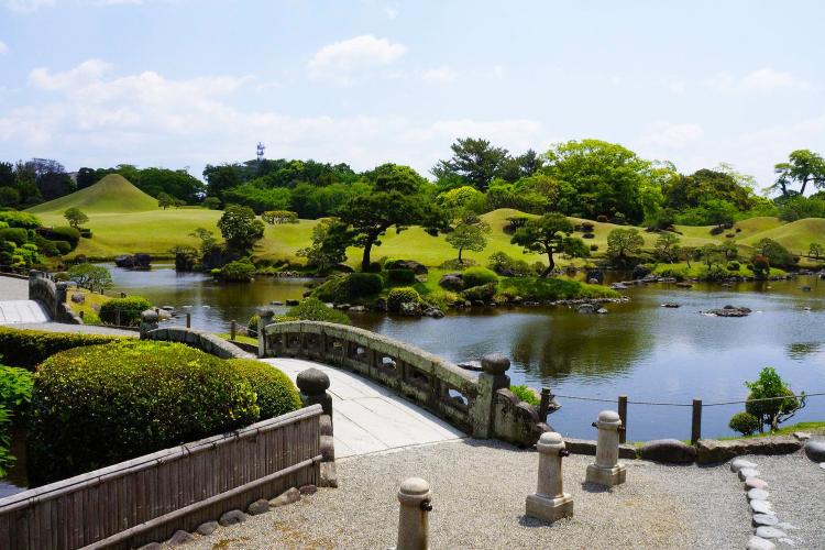 写真提供：熊本県観光連盟　水前寺成趣園