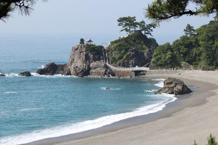 「提供元：高知市」桂浜