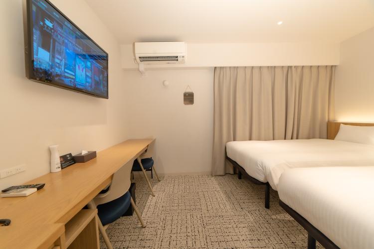 ツインルーム／デスク