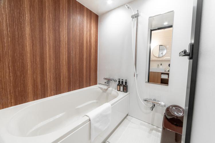 ダブルルーム／浴室