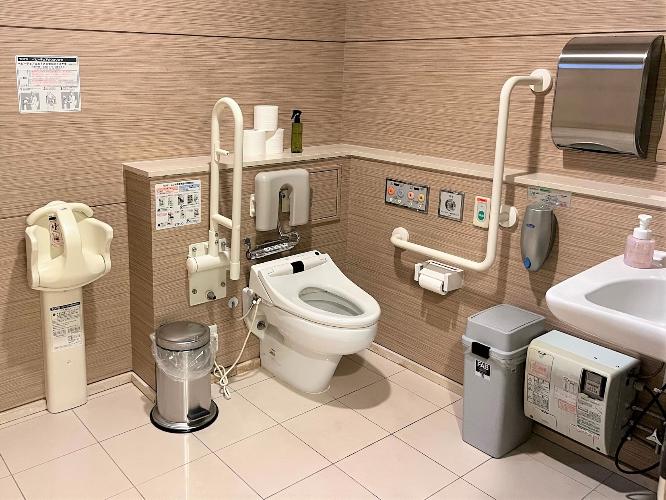 1F多目的トイレ
