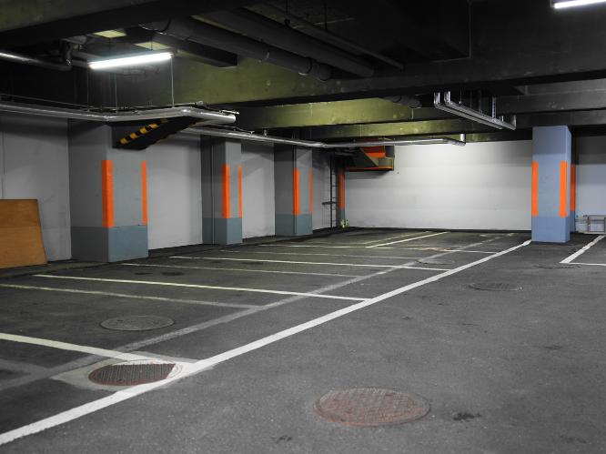 【駐車場】ホテル地下駐車場
