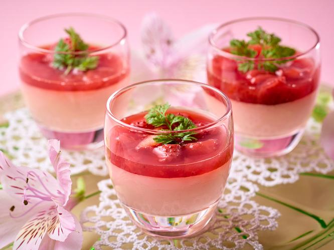 ストロベリープリン（3/1〜6/30春のフェアメニュー）　※イメージ