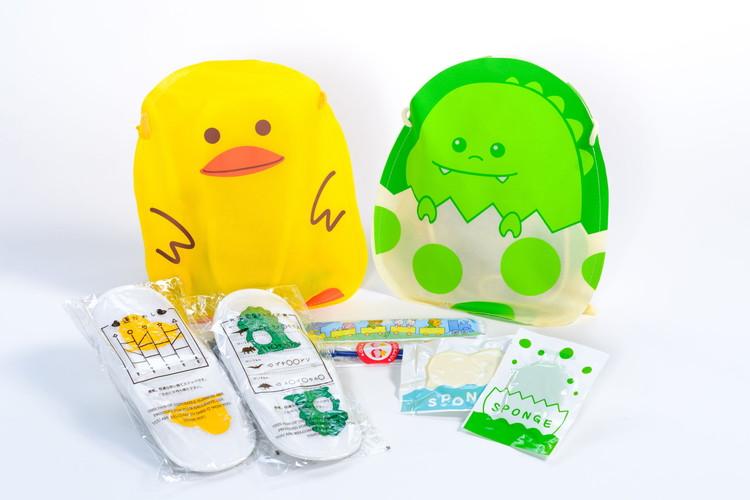 かわいいバッグに入ったお子様用アメニティグッズをご用意しております。フロントまでお申し付けください。