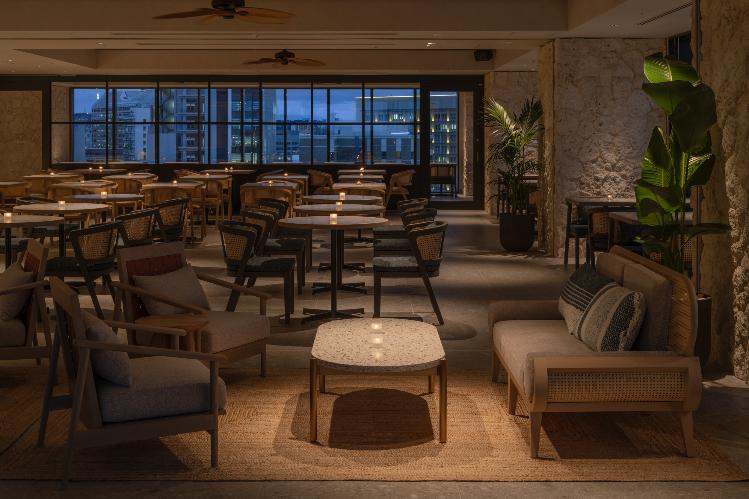 レストラン＿夜