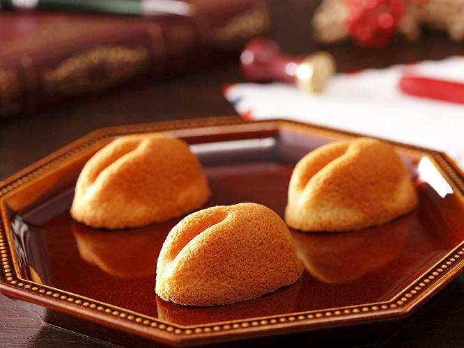 〇売店土産　寿製菓「白ウサギフィナンシェ」