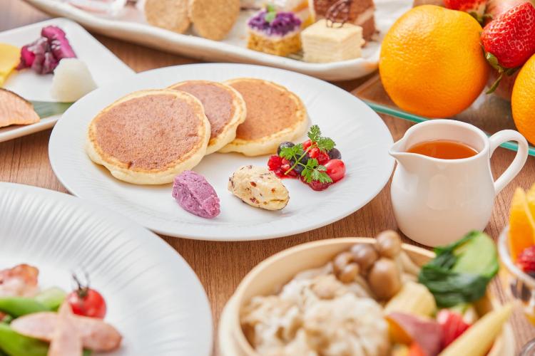 【朝食イメージ】県産野菜などの素材を活かした沖縄創作料理でおもてなし。