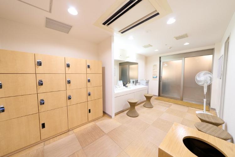 男性浴場脱衣場