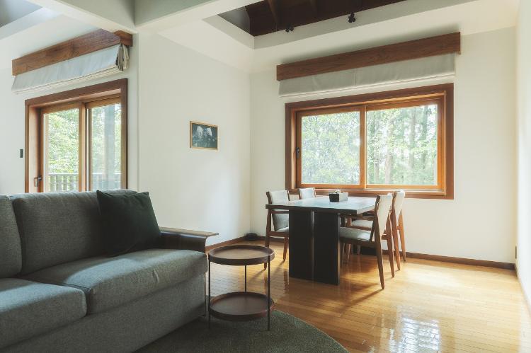 マナサヴィラ ダイニングテーブル ソファ