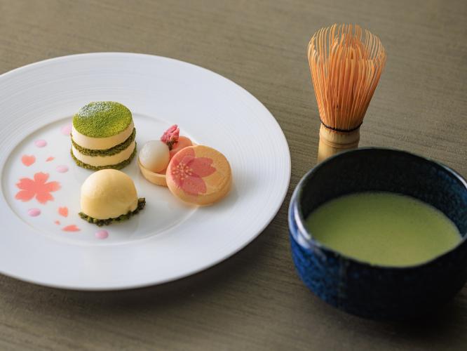 京都 福寿園×ラウンジあじさい「お花見デザートプレートセット　おうすとともに」