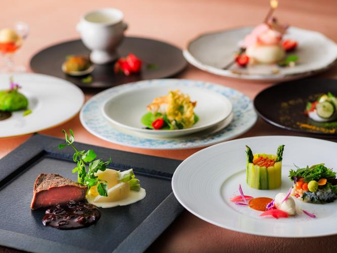 春のディナーコース：上質な食材を使用した「葉山」コース