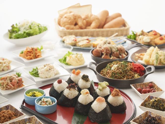 「MoeGiKURiYA」和洋ブッフェ<BR>【営業時間】7:00～10:00(L.O.9:30)<BR>【会場】萌木１F「MoeGiKURiYA」<BR>【内容】手作りおにぎりやサンドウィッチがメインの和洋ブッフェ