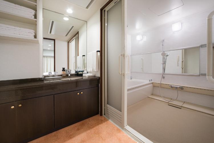 ユニバーサルデラックスツイン（56平米/8階）