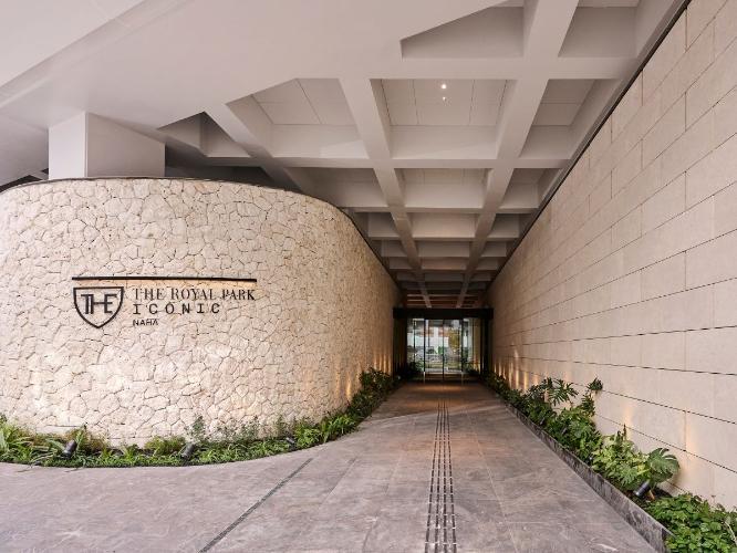 ホテルエントラス（ゆいレール側）