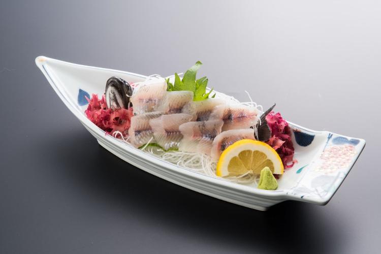 【夕食/イワナお造り】地元の清流育ち。旬を迎えた新鮮なイワナを、お造りで。