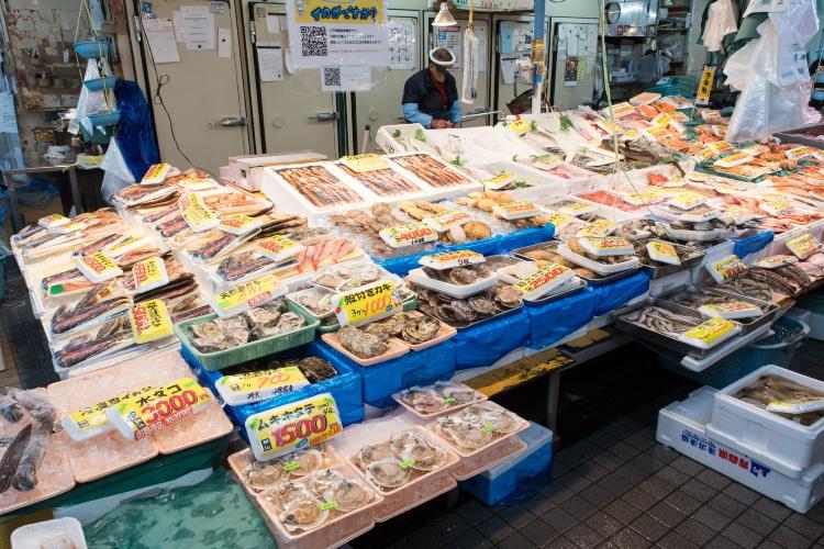 【周辺観光/八食センター】