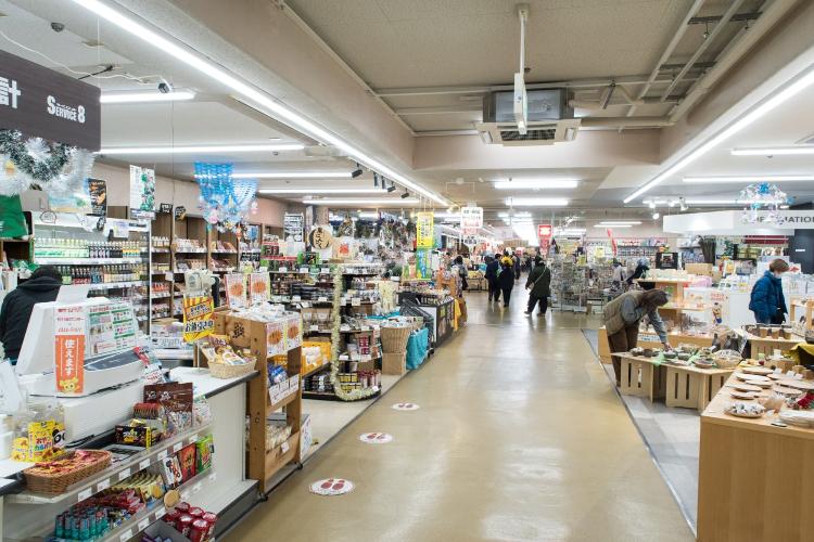 【周辺観光/八食センター】