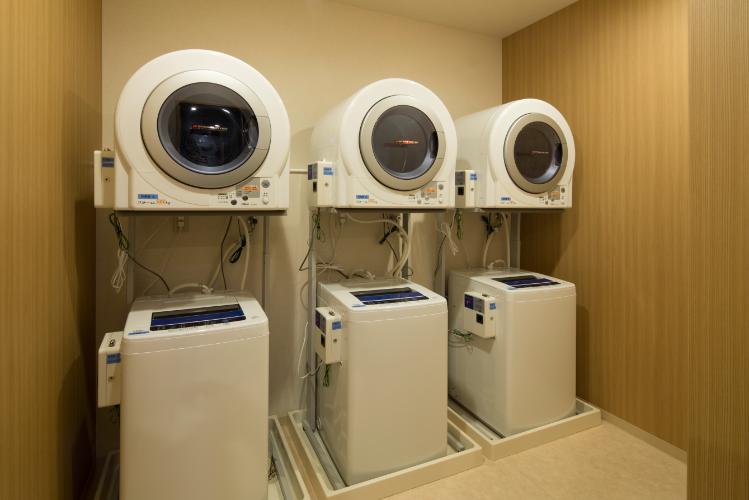 本館　コインランドリー　1F