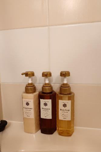 シャンプー　リンス　ボディソープ