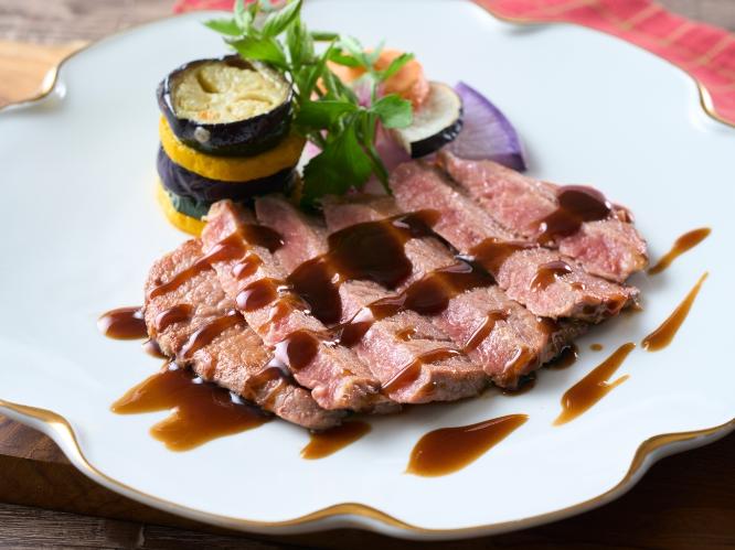 サーロインステーキ（調味牛脂を注入した加工肉です）　※イメージ