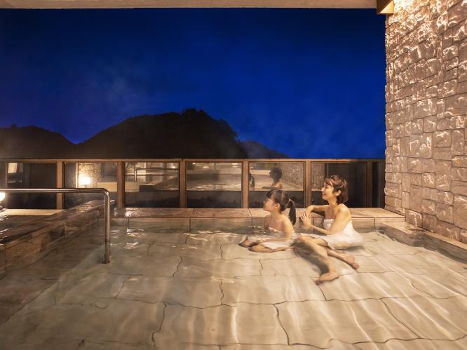 インフィニティ露天風呂（女性）