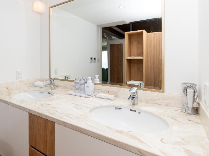 ＜東館＞洋室デラックスツイン67平米／禁煙