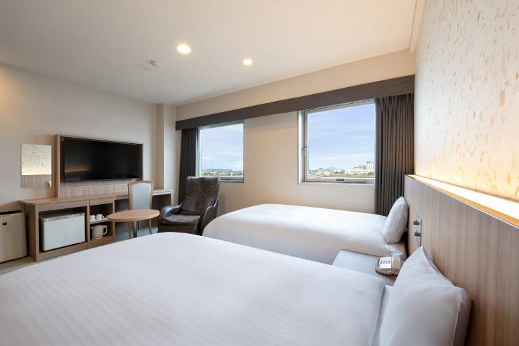 ツインルームは全室川側で美しい景色が望めます。