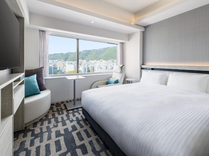 ダブル（山側）【禁煙】～広さ18.0平米～　シャワーブースあり (バスタブなし)・ベッド 160cm×195cm×1台