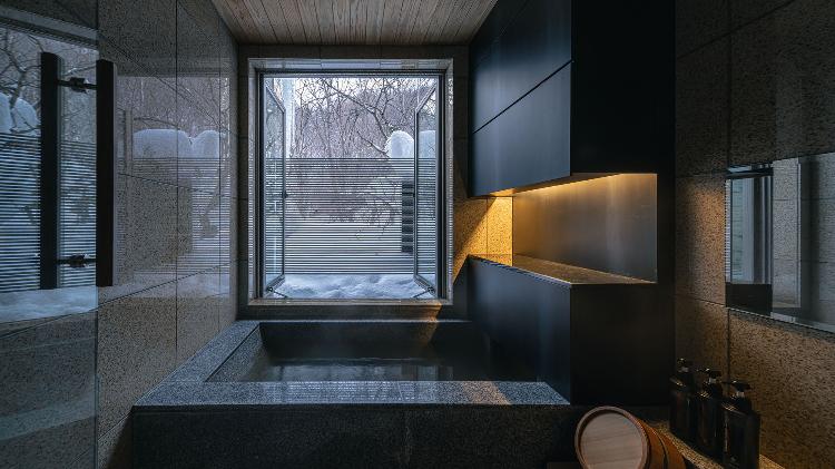 半露天温泉和洋スイート