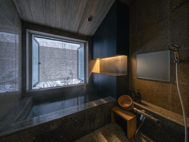 半露天温泉スイート