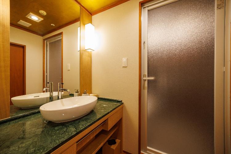 【2025年4月改装】勾玉の原石の碧玉をイメージした洗面コーナー