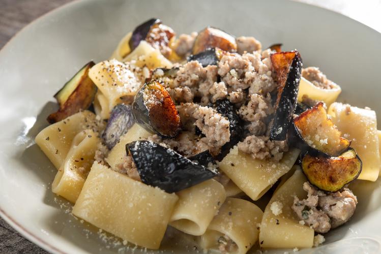 ランチ/揚げ茄子と仔羊のサルシッチャのペペロンチーノ