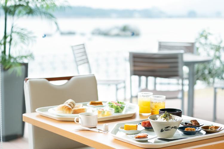 【朝食】地元の素材にこだわった和洋バイ...