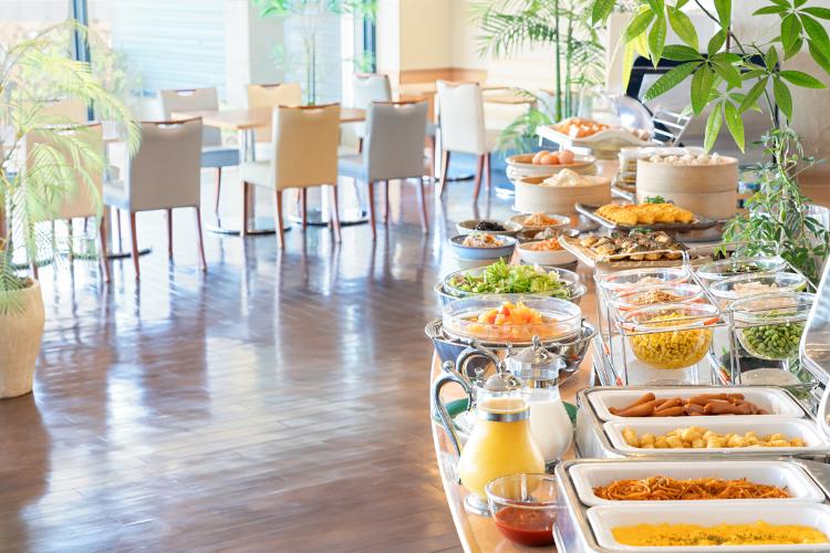 【朝食】地元の素材にこだわった和洋バイ...