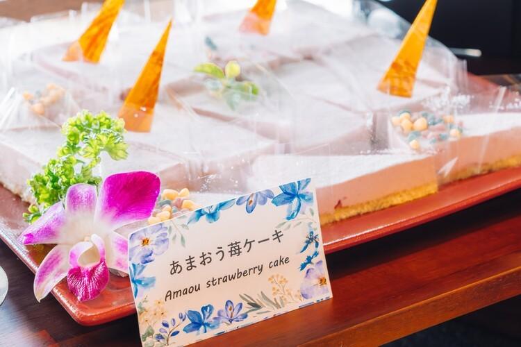 朝からあまおう苺ケーキをいただく贅沢